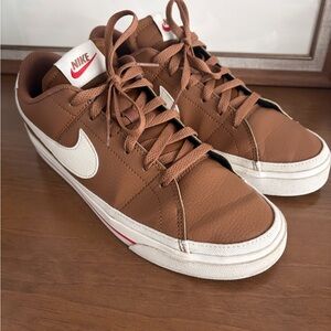 EUC Women’s Nike Court Legacy Next Nature - size 10